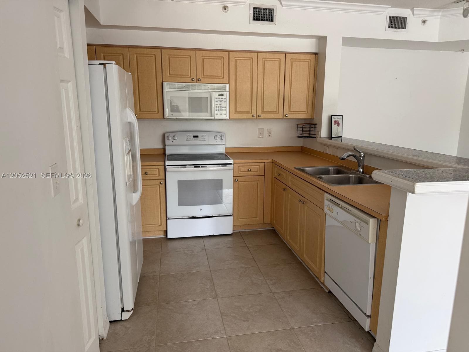 6861 SW 44th St # 205, Miami FL 33155 photo 3