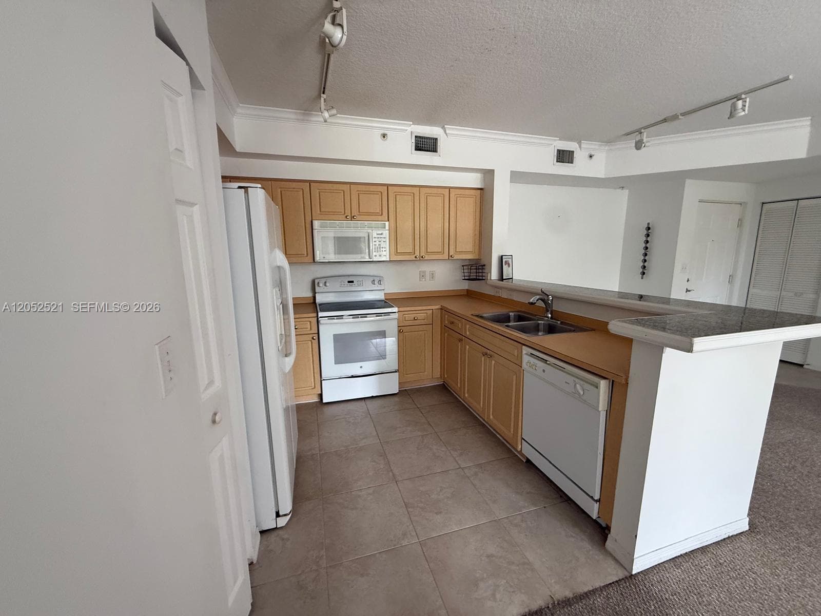 6861 SW 44th St # 205, Miami FL 33155 photo 5