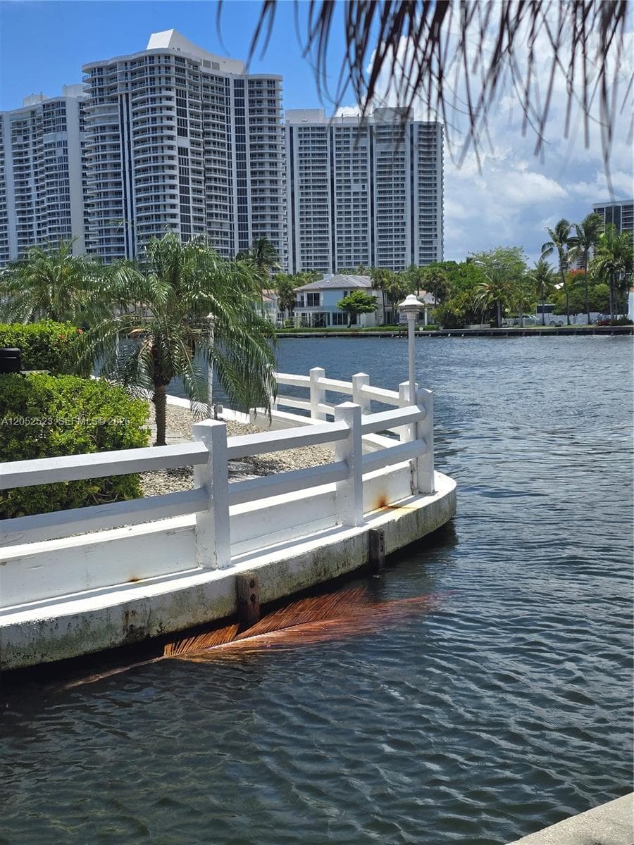 3177 S Ocean Dr # 217, Hallandale Beach FL 33009