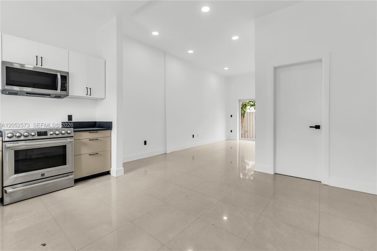 1011 Sw SW 7th St Miami Fl # 2, Miami FL 33130 photo 2