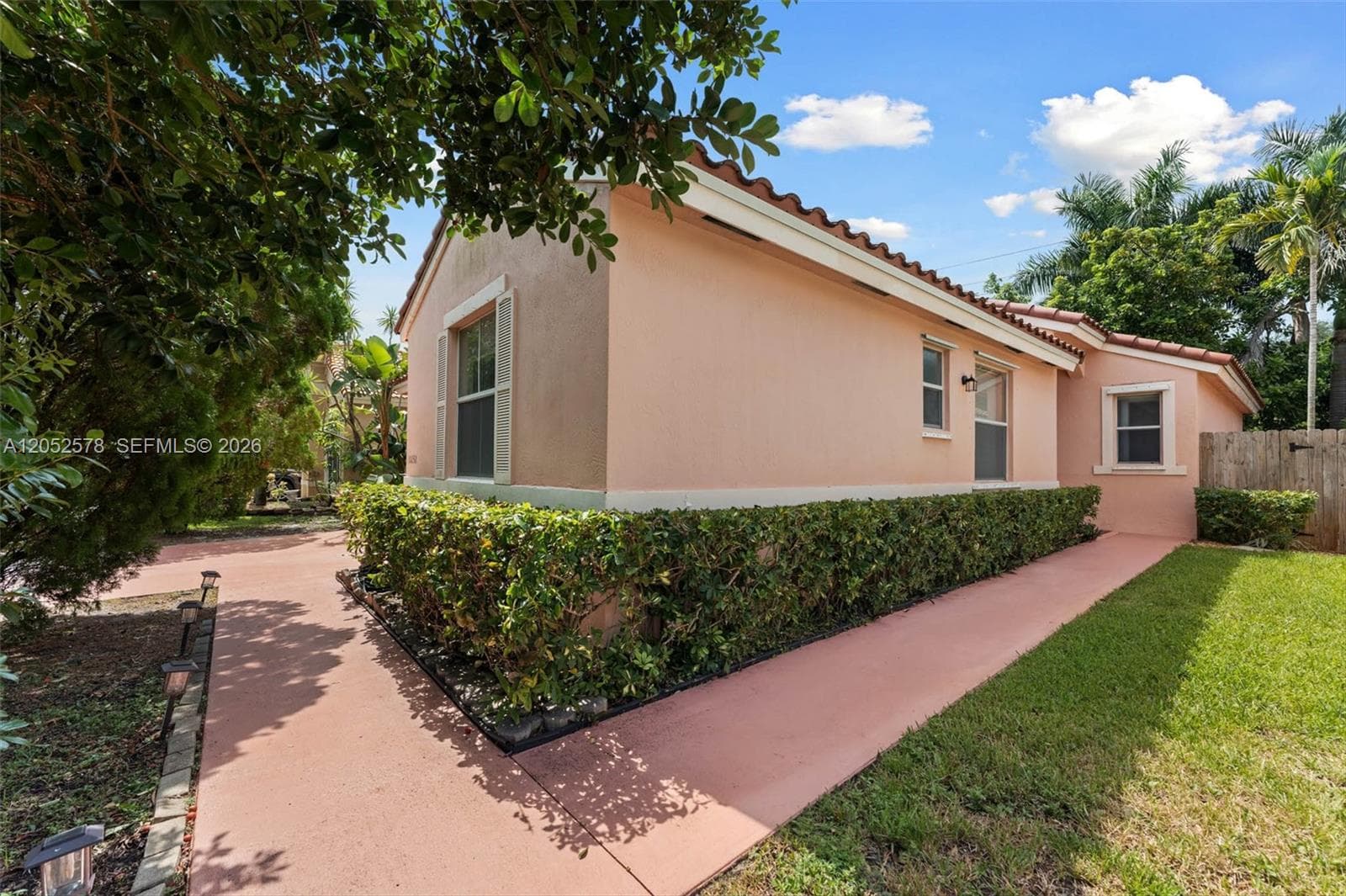10232 SW 16th Ct, Pembroke Pines FL 33025 photo 3