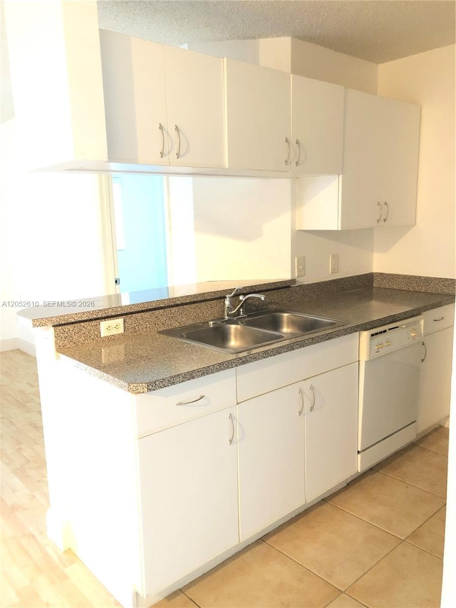 420 S Park RD # 108, Hollywood FL 33021 photo 5