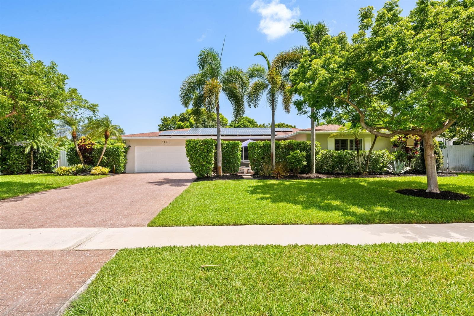 6131 SW 8th Street, Plantation FL 33317