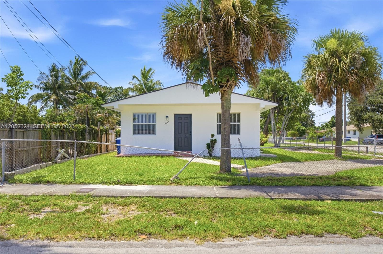 10841 NW 8th Ave, Miami FL 33168 photo 2