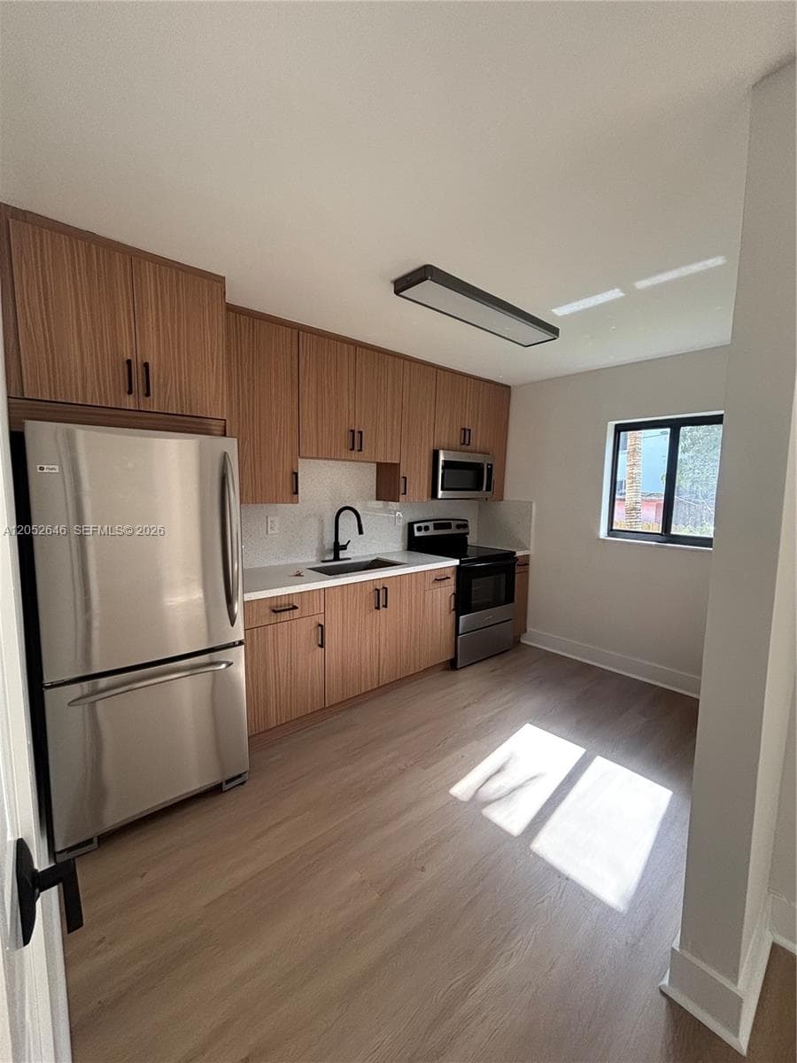 1353 NW 5th St # 1, Miami, FL 33125