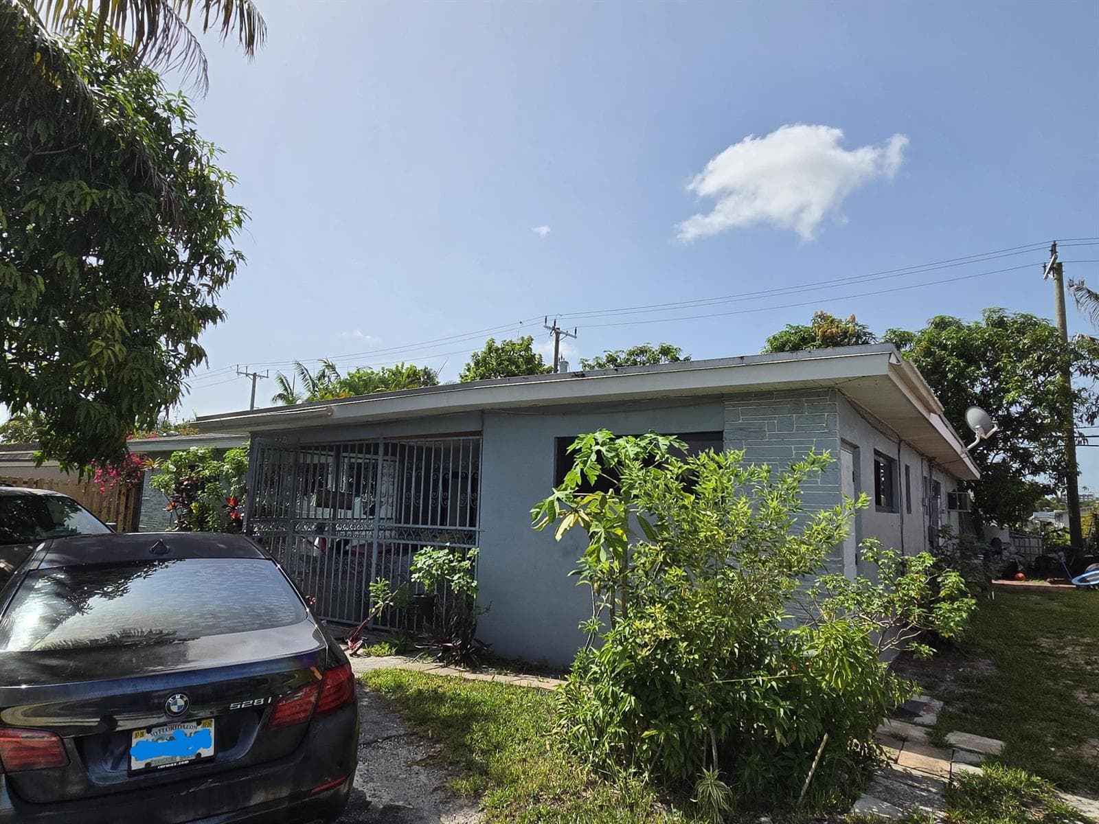 660 NE 181ST Street, Miami FL 33162 photo 2