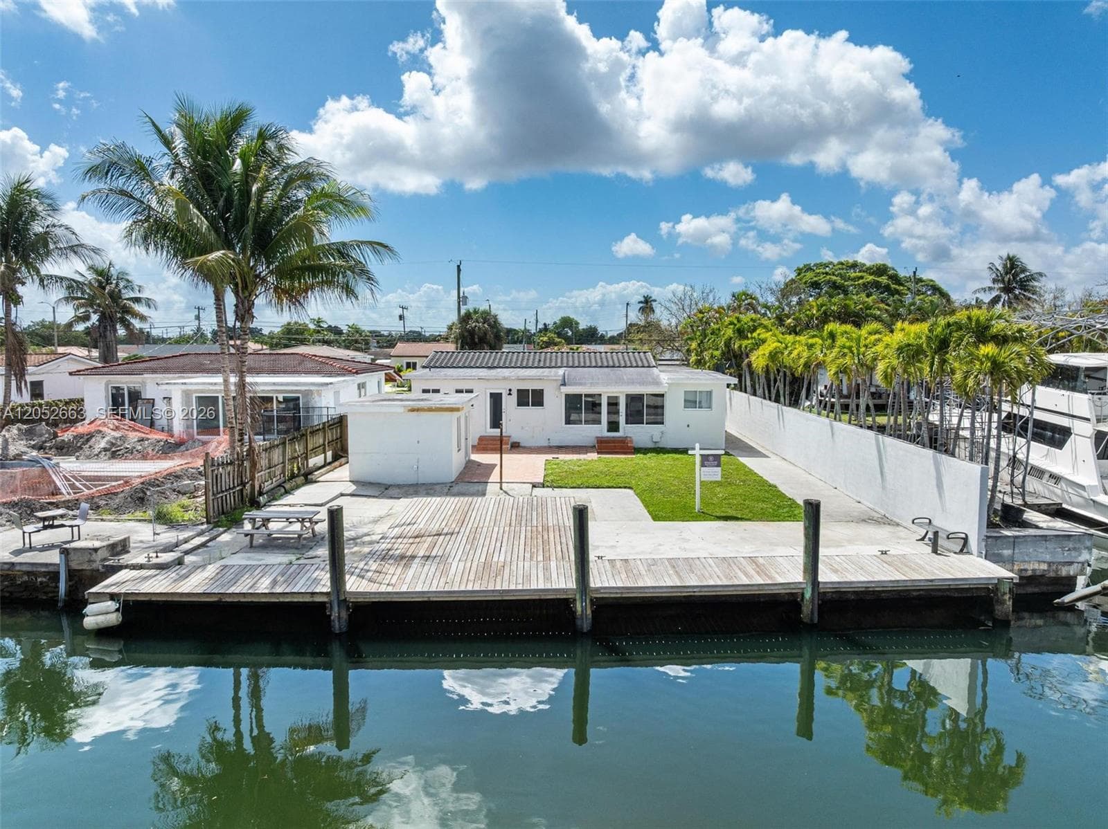 3551 NW 20th St, Miami FL 33142 photo 2
