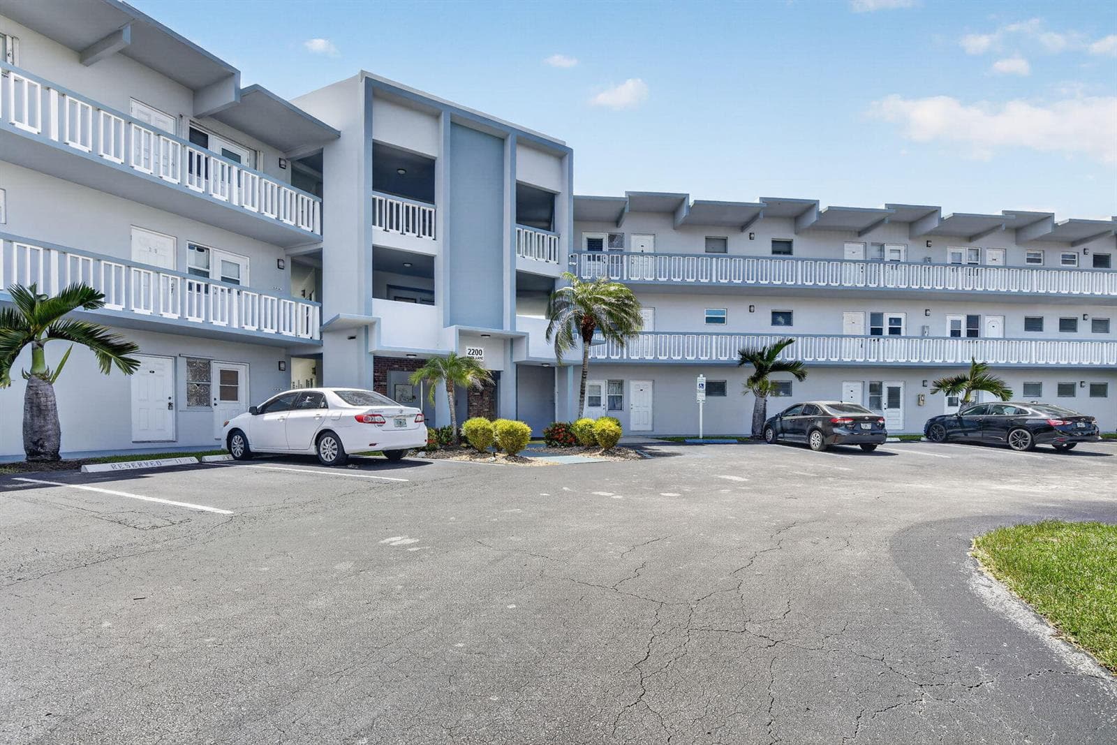 2200 PARK Lane # 208, Hollywood FL 33021 photo 2