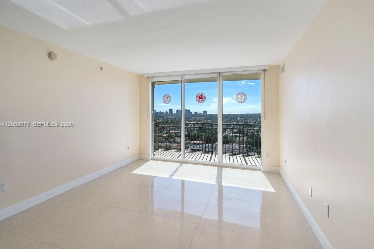3232 SW 22nd St # 1701, Miami, FL 33145 photo 2