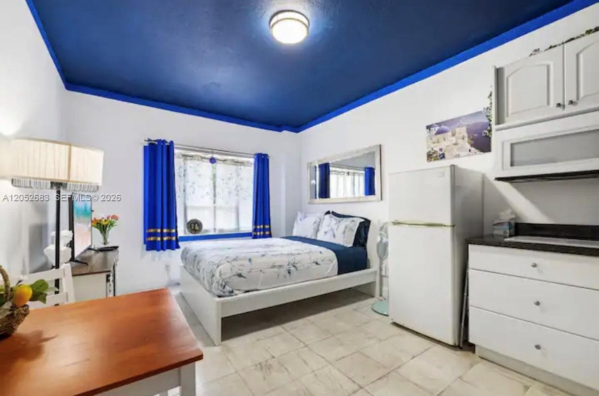 255 W 24th St # 302, Miami Beach FL 33140