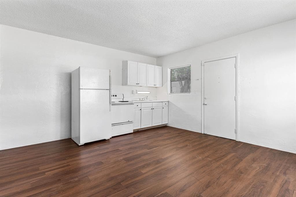 279 SW 1ST Street # 4, Deerfield Beach FL 33441 photo 2