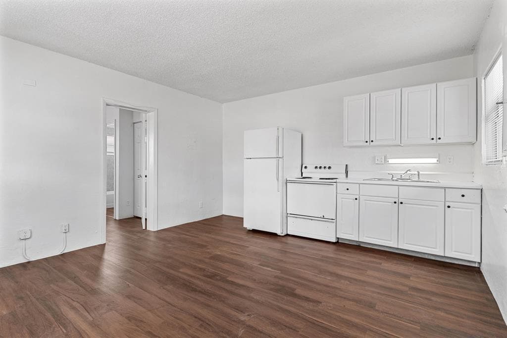 279 SW 1ST Street # 4, Deerfield Beach FL 33441 photo 4