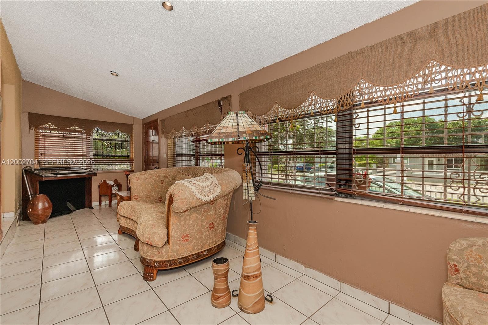 225 E 43rd St, Hialeah FL 33013 photo 4