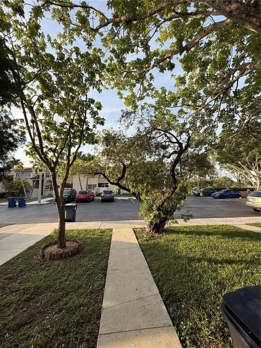14293 Kendale Lakes Cir # 14293, Miami FL 33183 photo 3