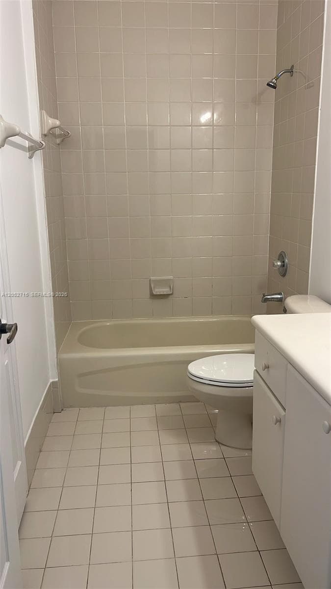 7200 NW 177th St # 206-7, Hialeah FL 33015 photo 4