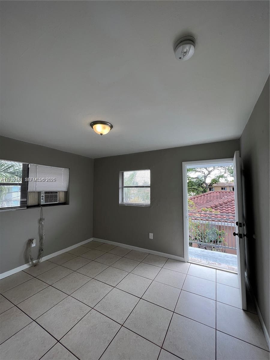 1286 NW 59th St, Miami FL 33142 photo 2