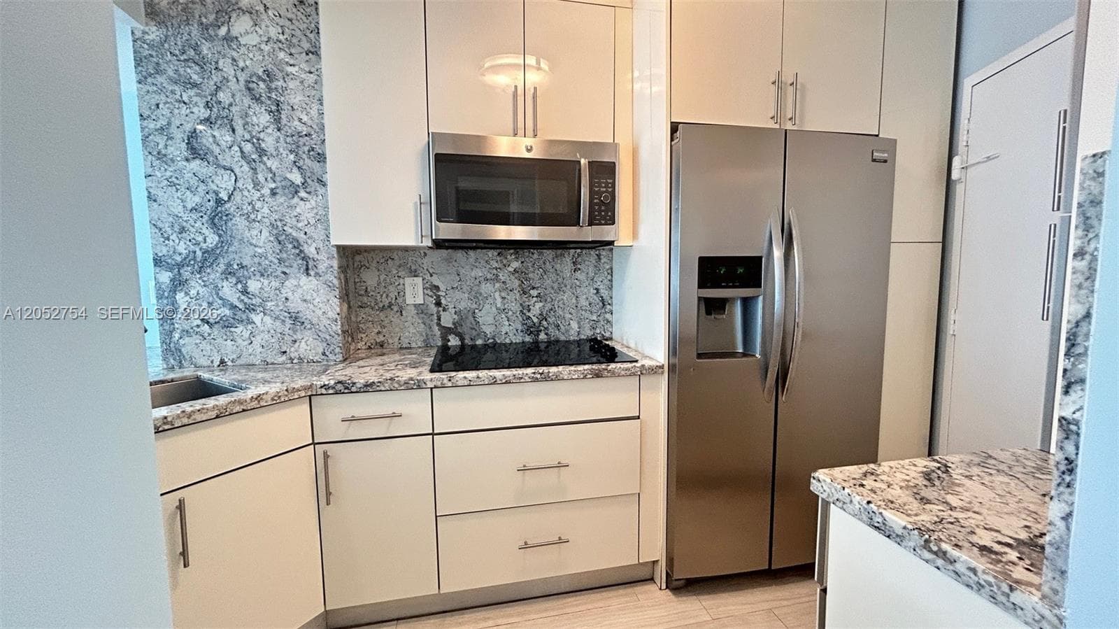 2899 Collins Ave # 724, Miami Beach FL 33140 photo 2