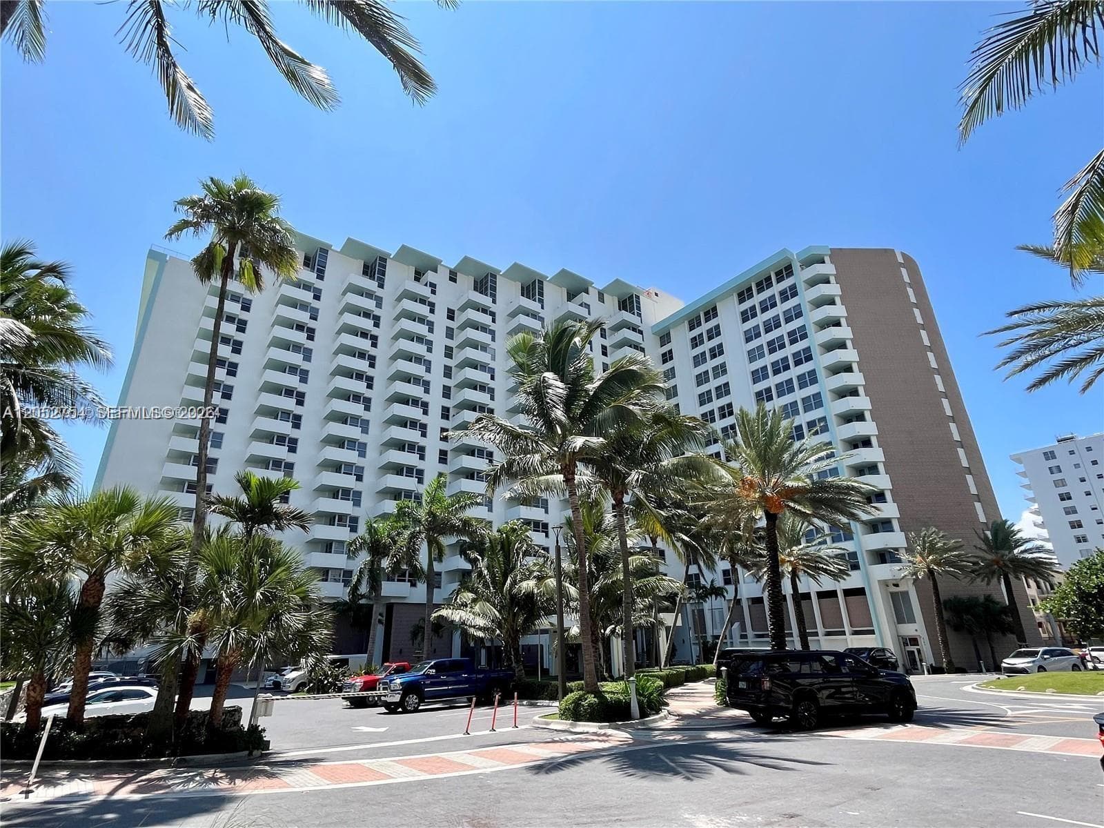 2899 Collins Ave # 724, Miami Beach FL 33140