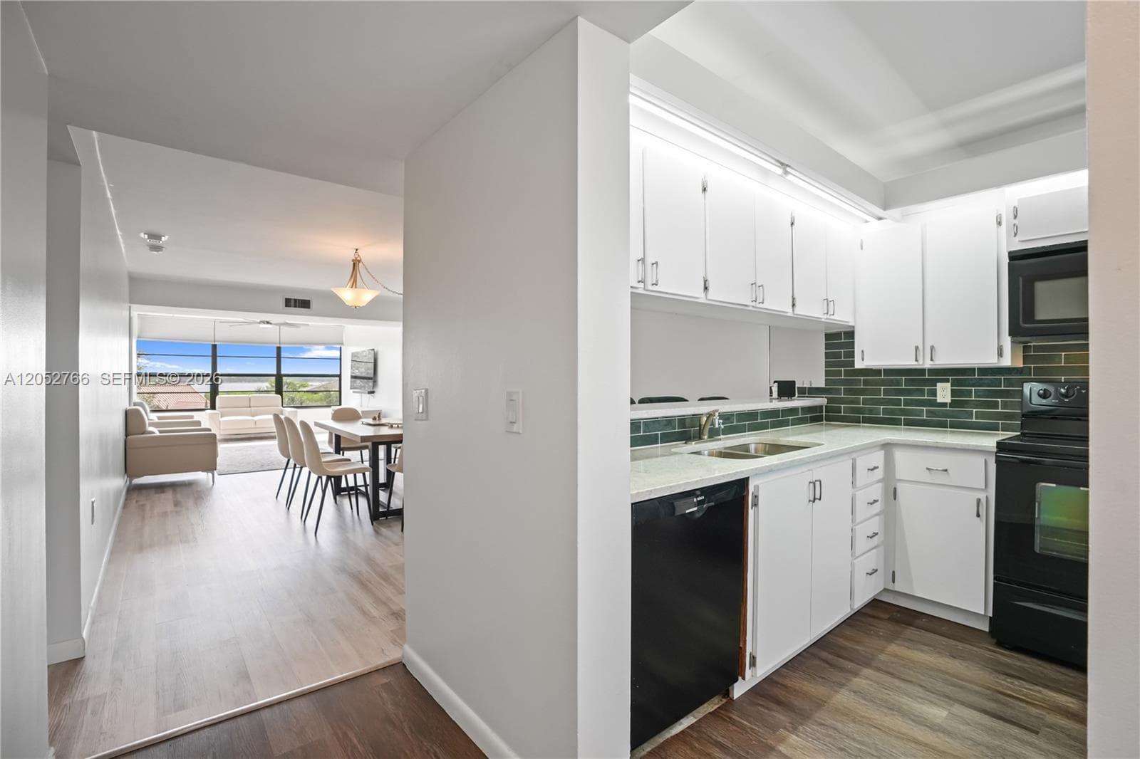 3516 Whitehall Dr # 301, West Palm Beach FL 33401 photo 3