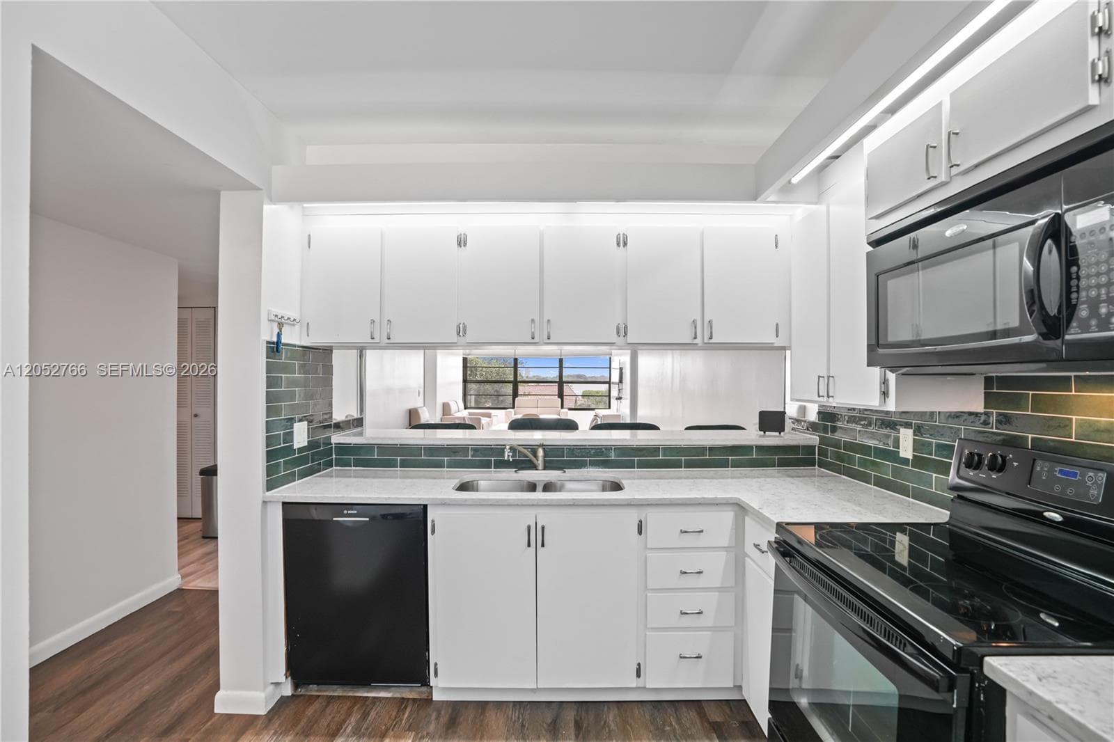 3516 Whitehall Dr # 301, West Palm Beach FL 33401 photo 4