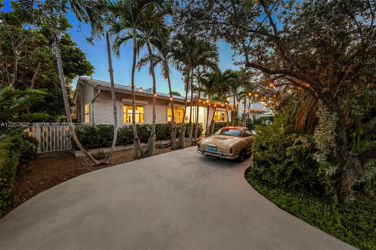 9172 Carlyle Ave, Surfside FL 33154 photo 2