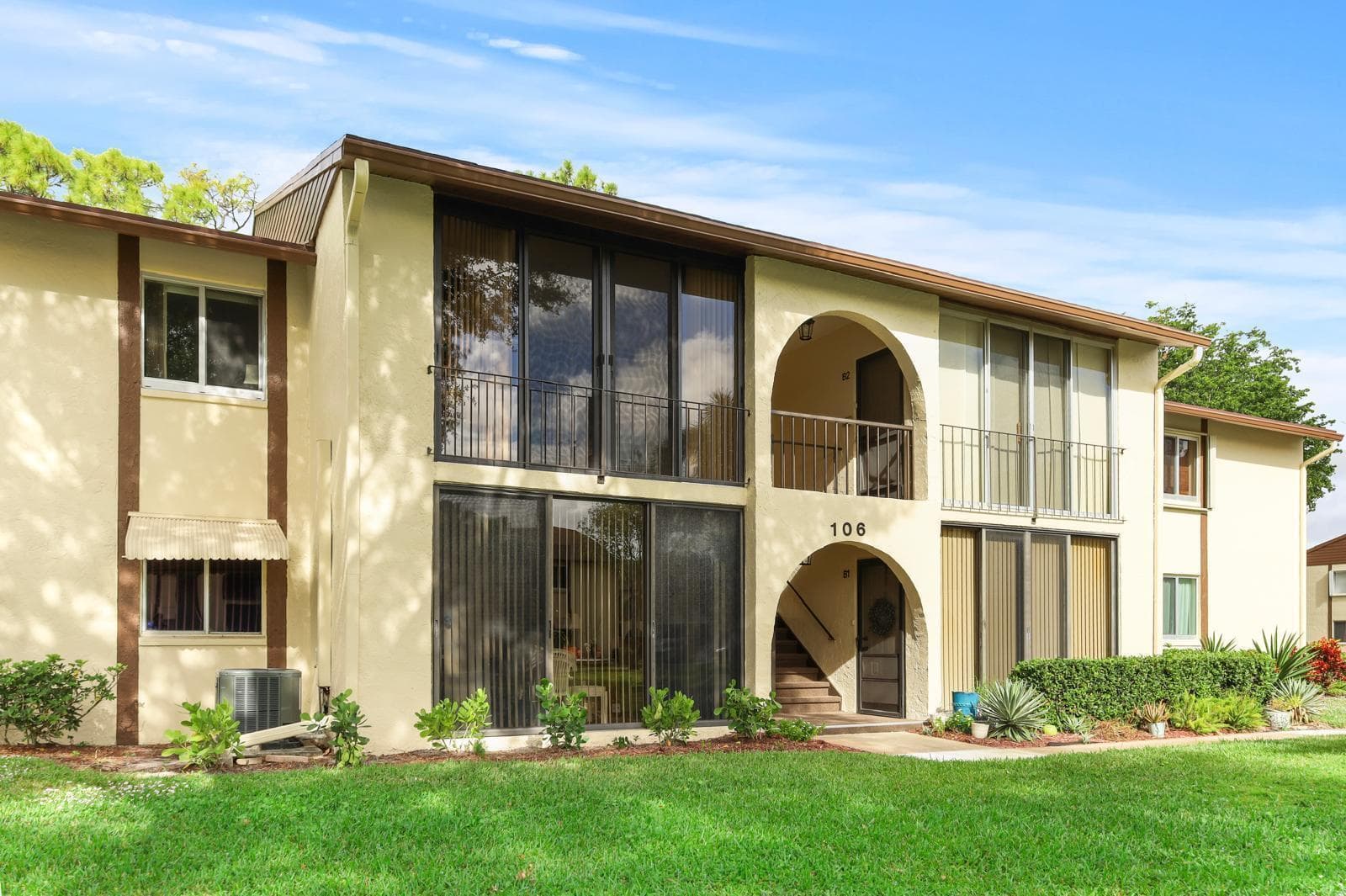 106 Lake Pine Circle # 1, FL 33463