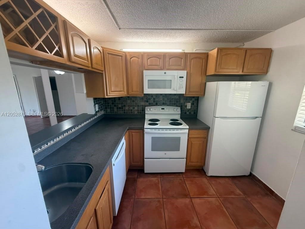 3399 Foxcroft Rd # 104, Miramar FL 33025