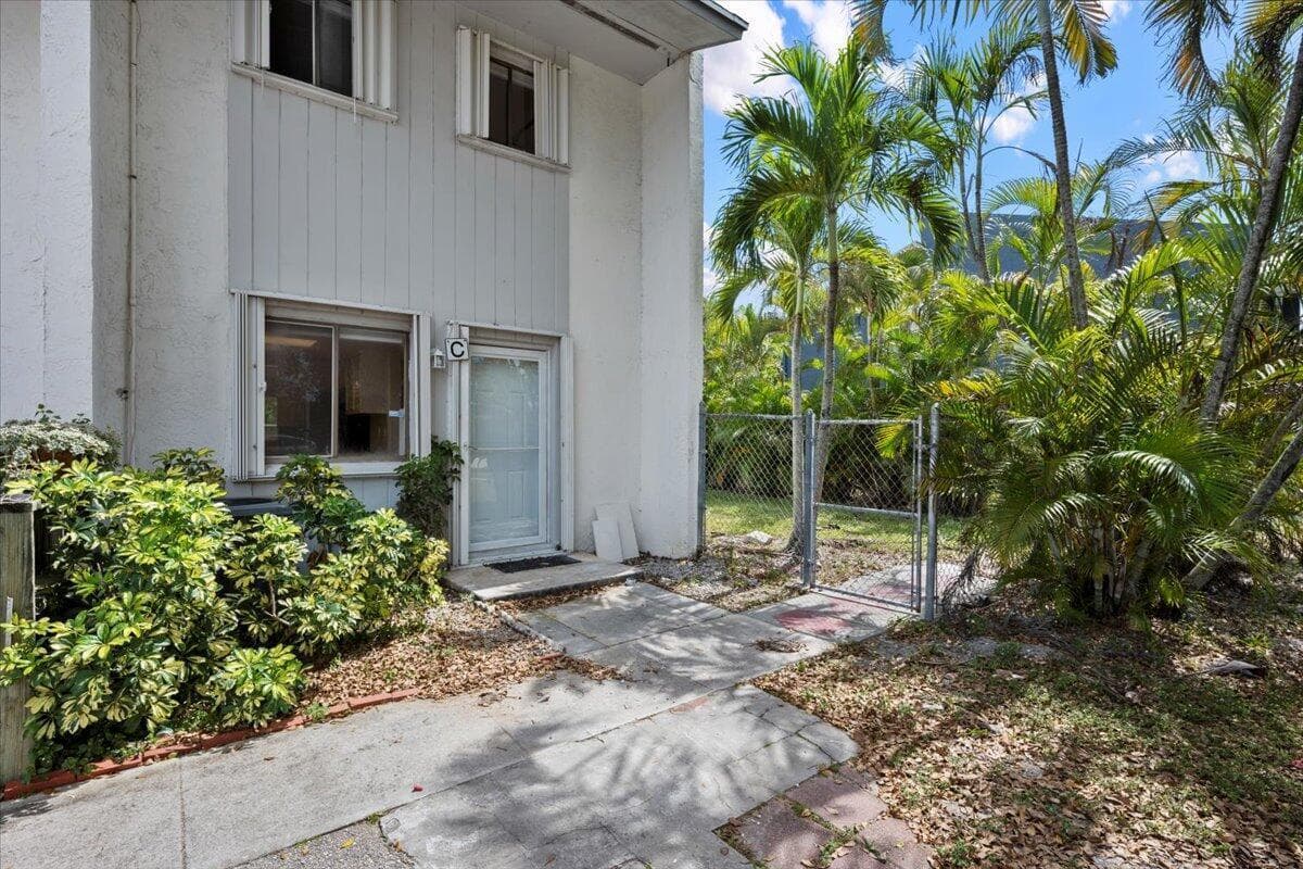 3666 PINEHURST Drive # C, Lake Worth FL 33467 photo 2