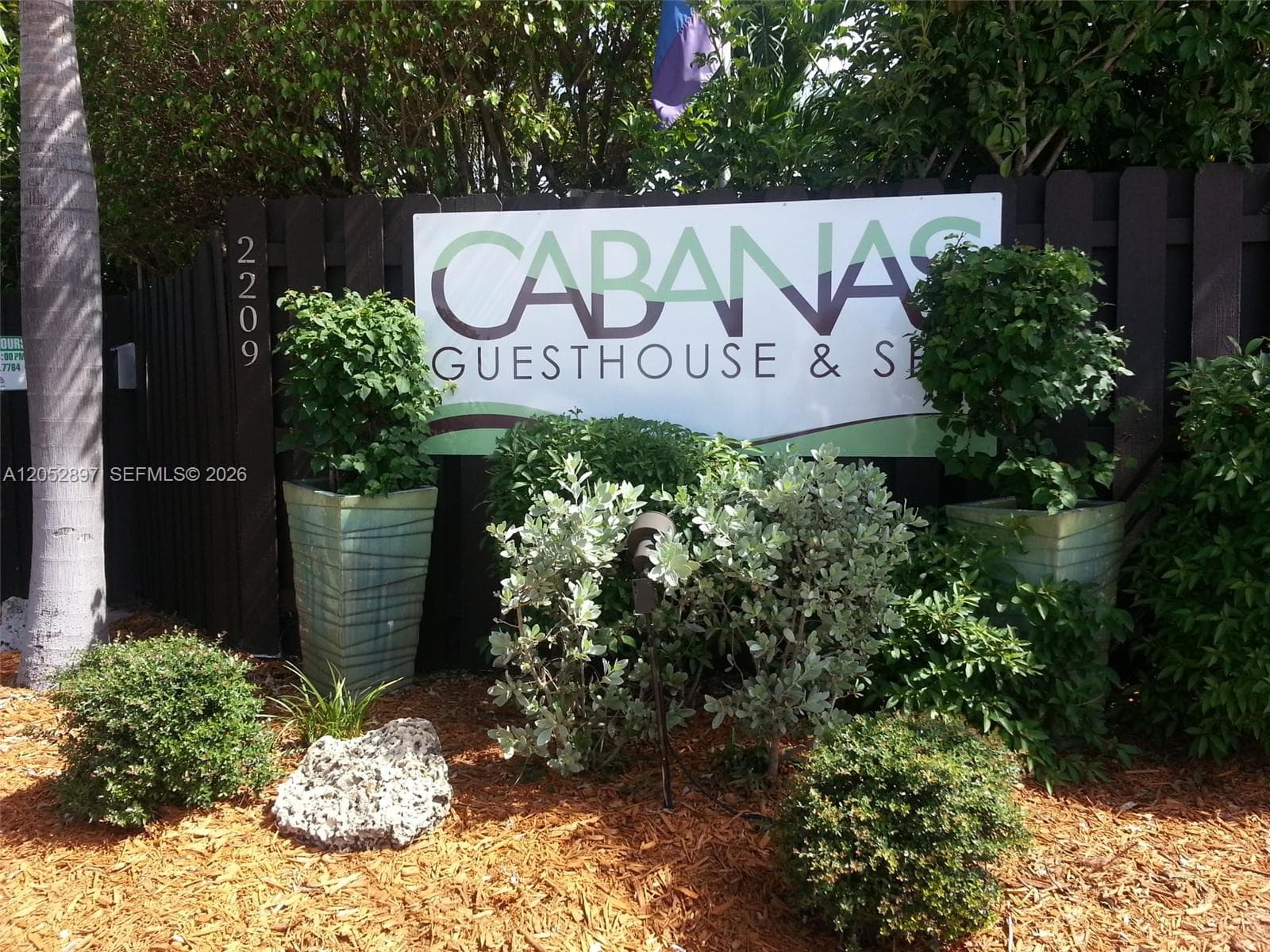 2209 NE 26th St, Wilton Manors FL 33305 photo 4