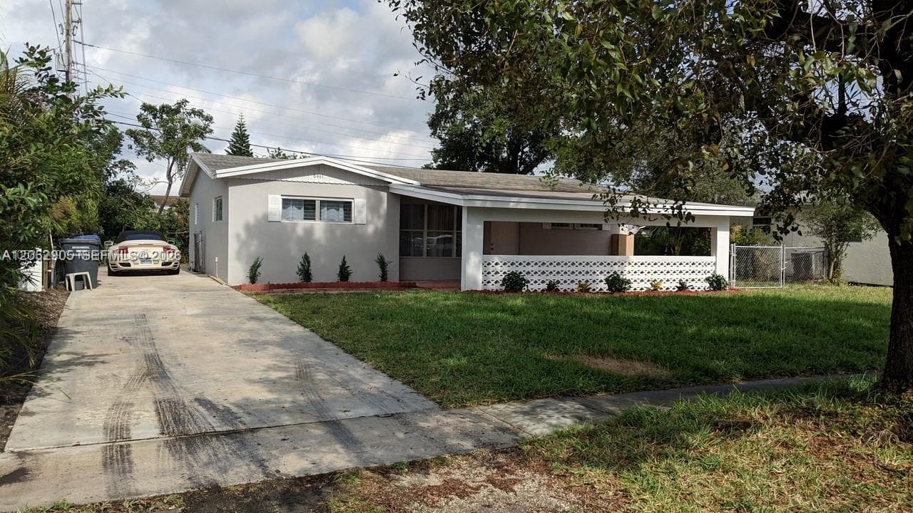 6461 Evans St, Hollywood FL 33024 photo 3