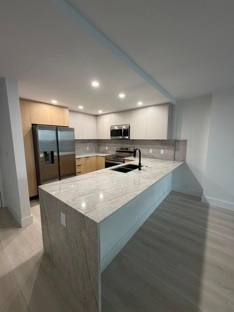427 Golden Isles Drive # 12d, Hallandale Beach FL 33009 photo 2