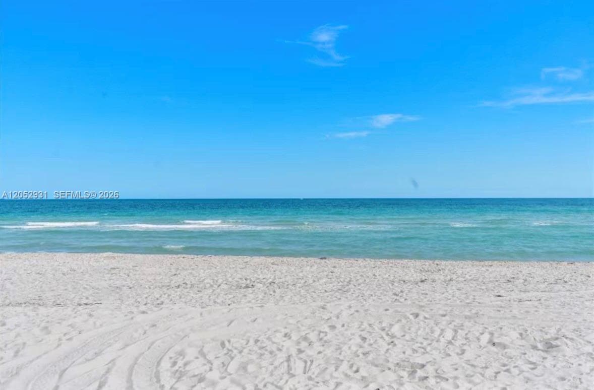 333 Palm St, Hollywood FL 33019 photo 3
