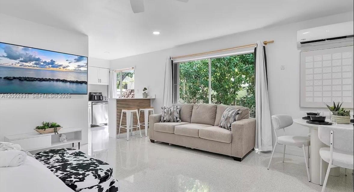 333 Palm St, Hollywood FL 33019 photo 5