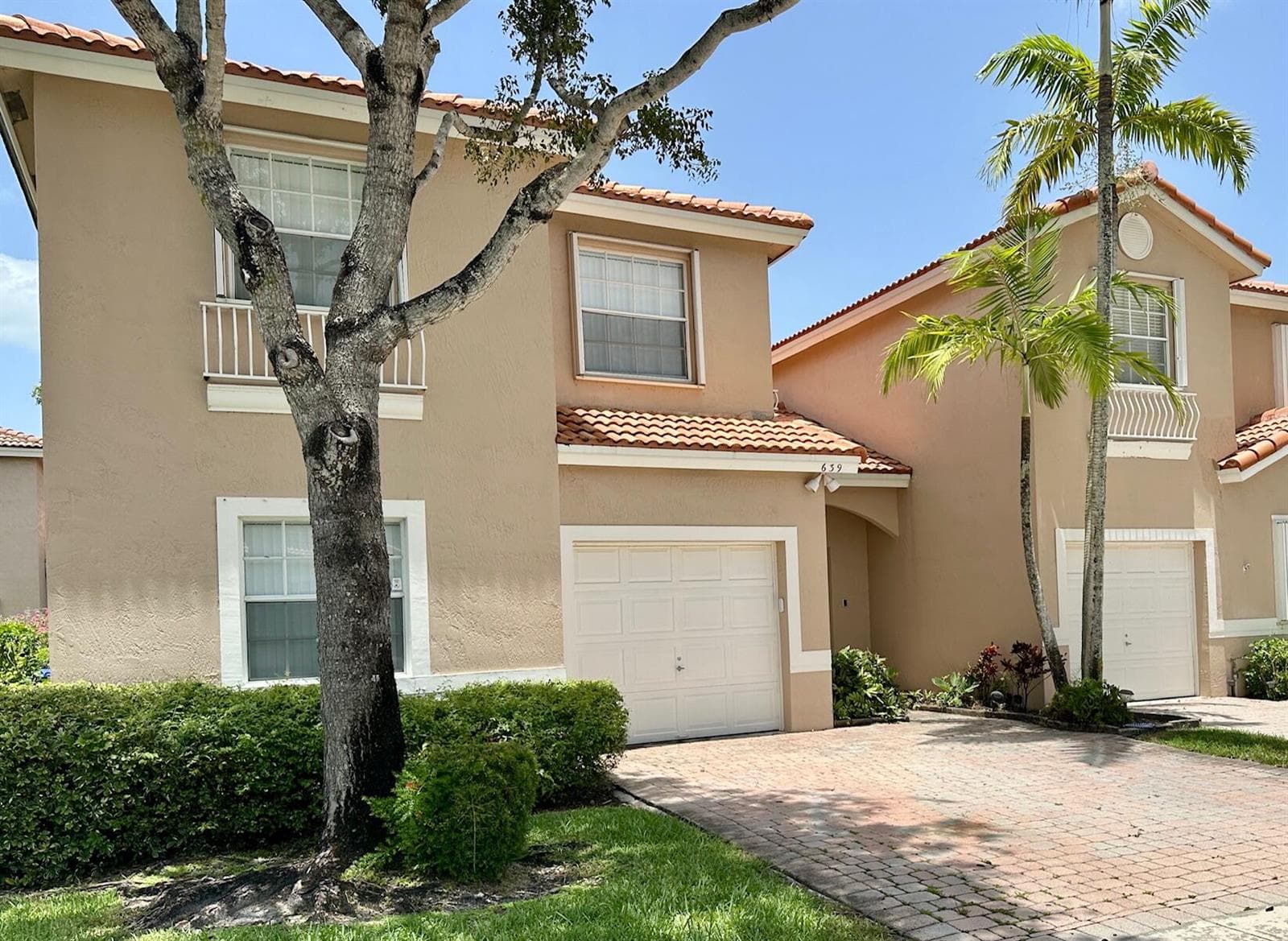 639 NW 130th Way, Pembroke Pines FL 33028 photo 2