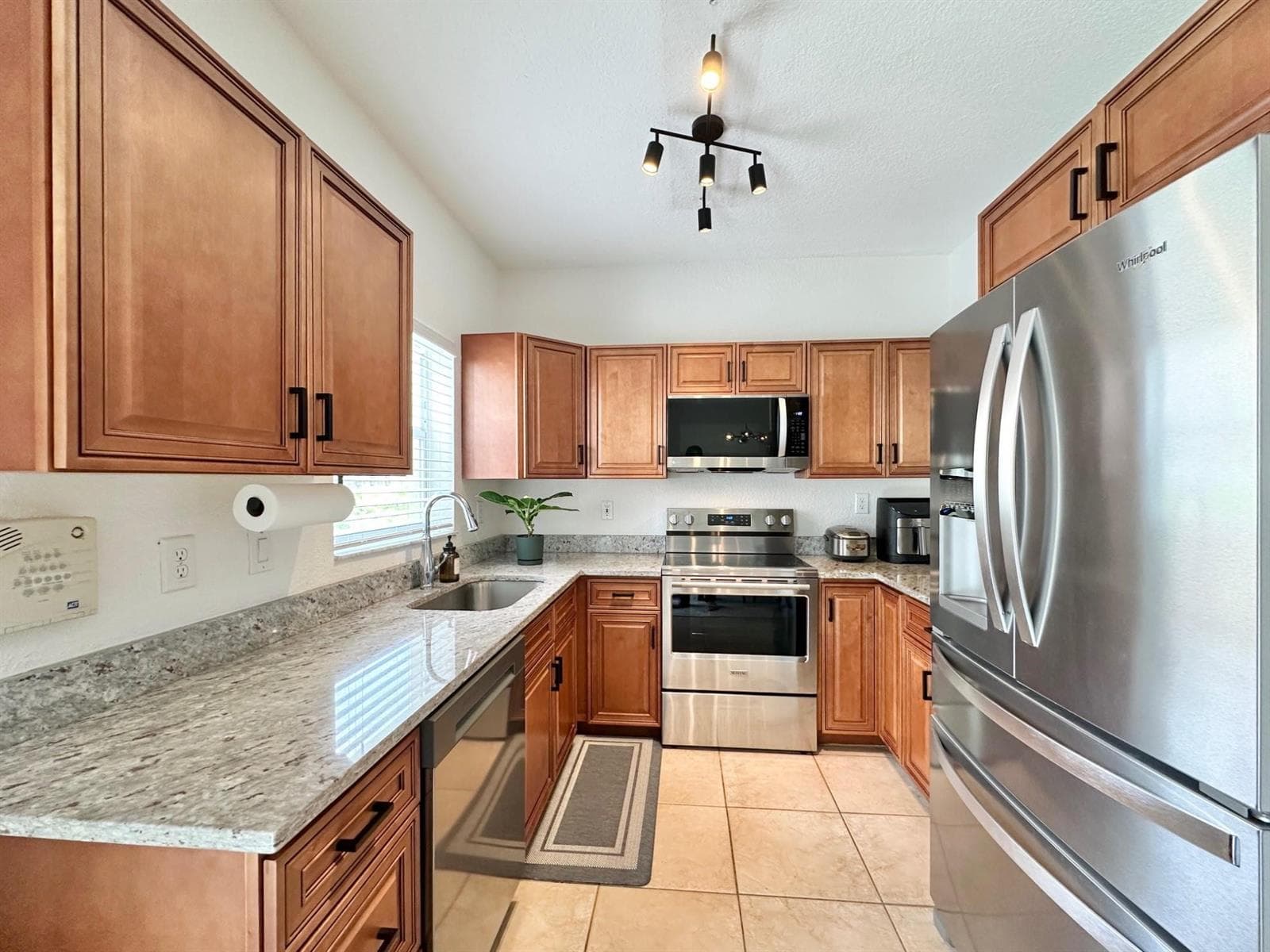 639 NW 130th Way, Pembroke Pines FL 33028 photo 5