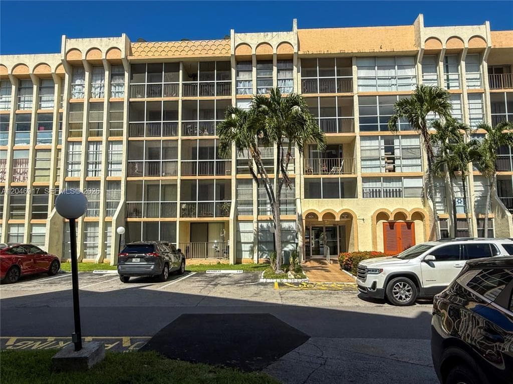 801 THREE ISLANDS Boulevard # 303, Hallandale Beach FL 33009 photo 2