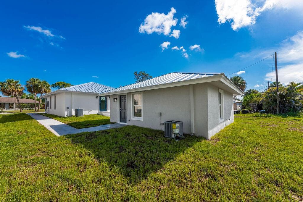 3018 SE Iris Street # 2, Stuart FL 34997