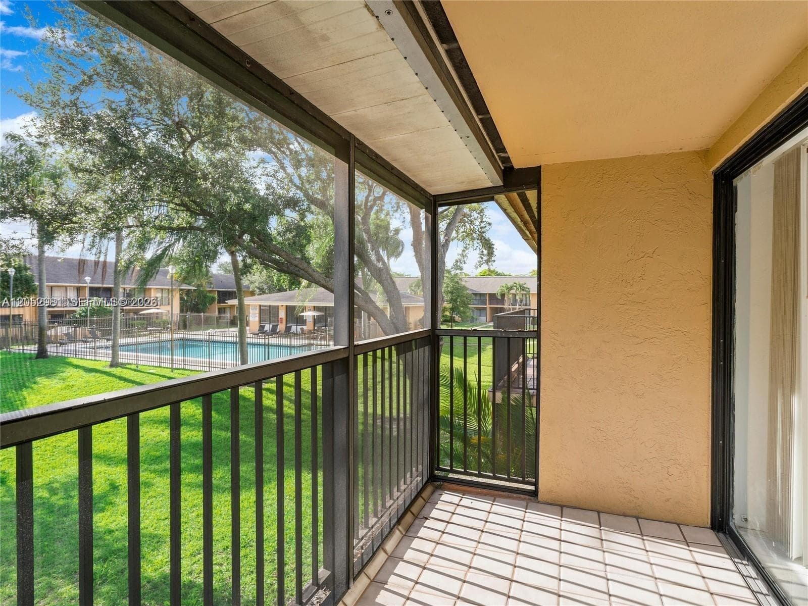 5801 Washington St # 10, Hollywood FL 33023 photo 2