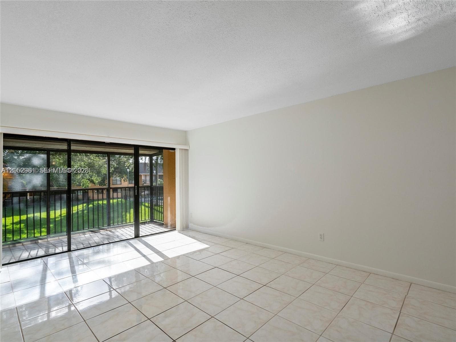 5801 Washington St # 10, Hollywood FL 33023 photo 4