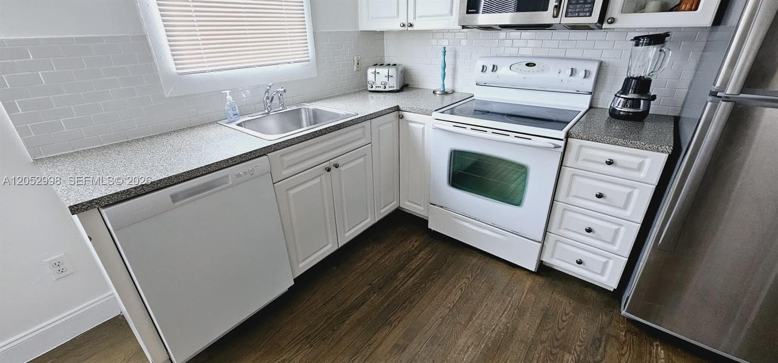 842 Meridian Ave # 3D, Miami Beach FL 33139 photo 3
