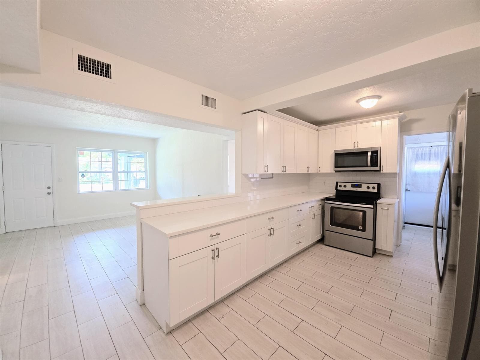 1220 NE 1ST Avenue, Fort Lauderdale FL 33304 photo 3