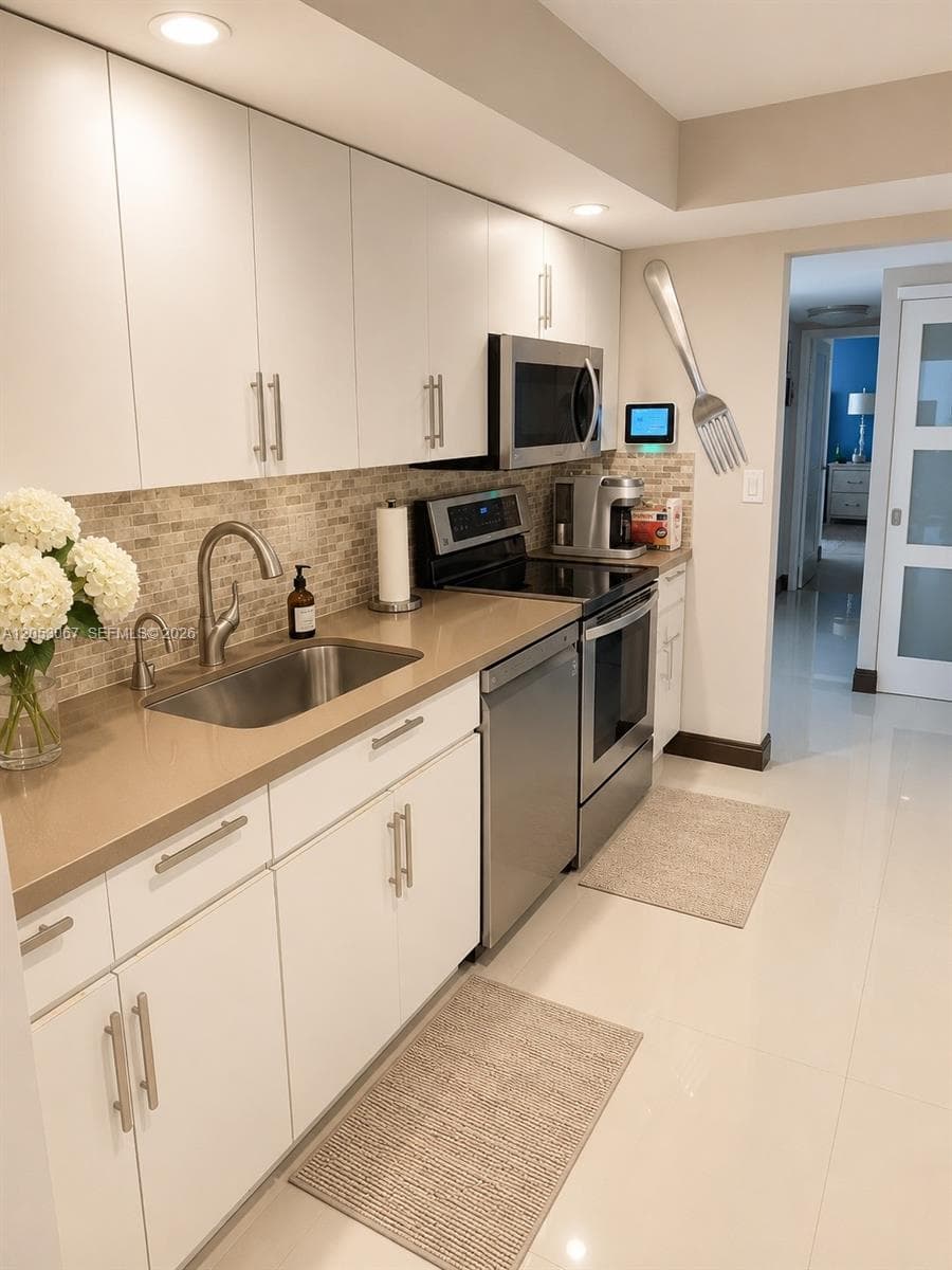 1000 Parkview Dr # 710, Hallandale Beach FL 33009 photo 5