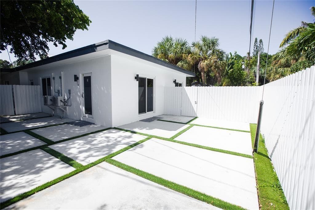1112 NE 17TH Terrace # 1-4, Fort Lauderdale, FL 33304 photo 2