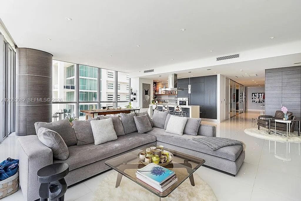 1100 Biscayne Blvd # 1501, Miami FL 33132 photo 3