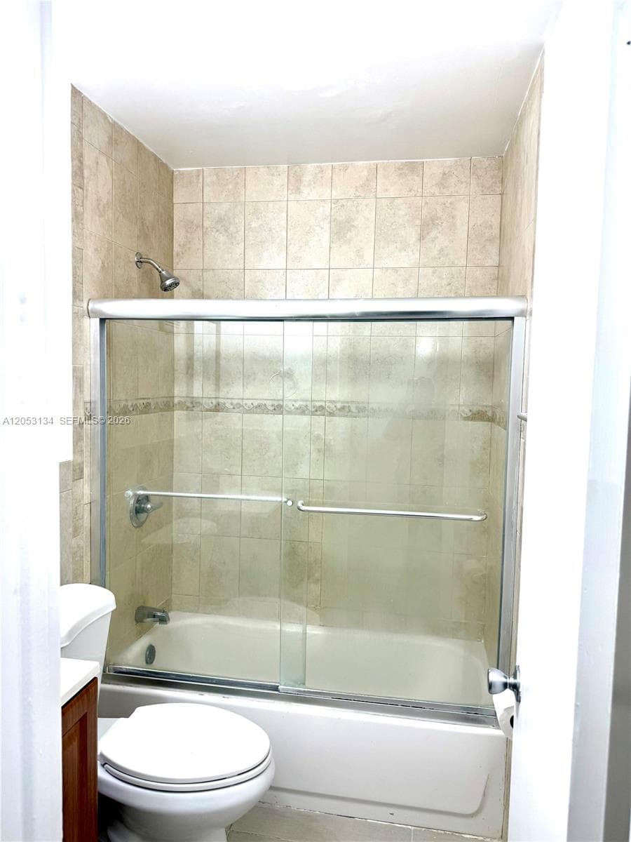 131 SW 109th Ave # L5, Sweetwater FL 33174 photo 2