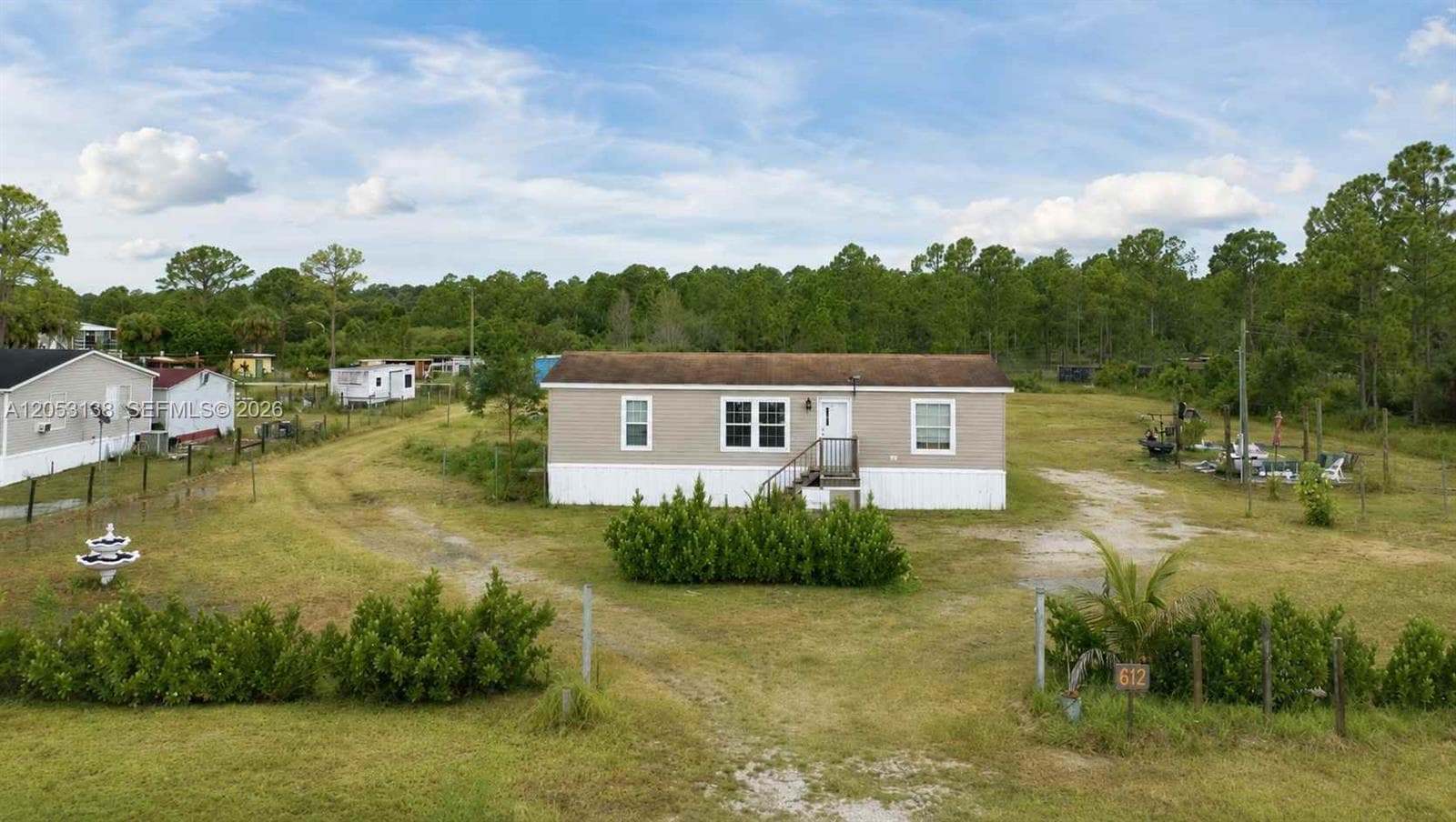 612 Hunting Club, Clewiston FL 33440 photo 2