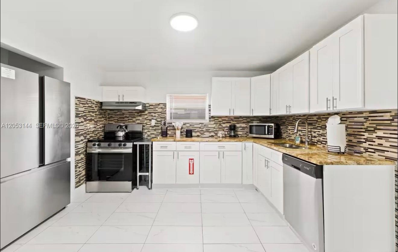 912 NW 2nd St # 912, Fort Lauderdale FL 33311 photo 2