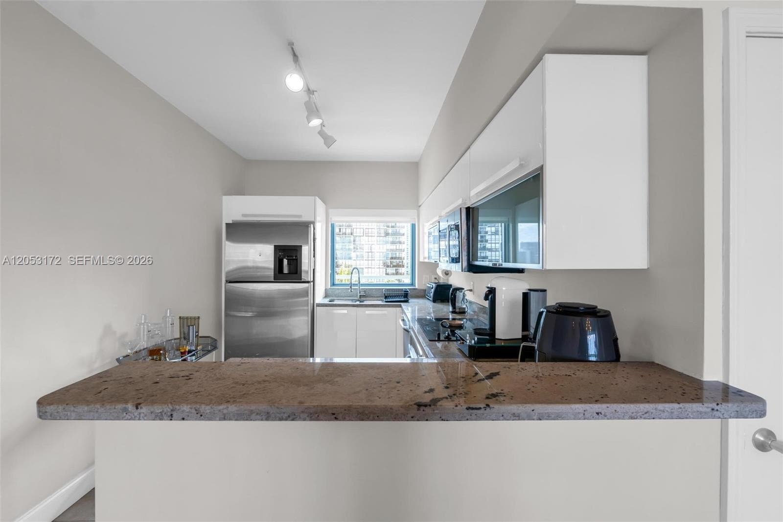 601 NE 36th St # 904, Miami, FL 33137 photo 4