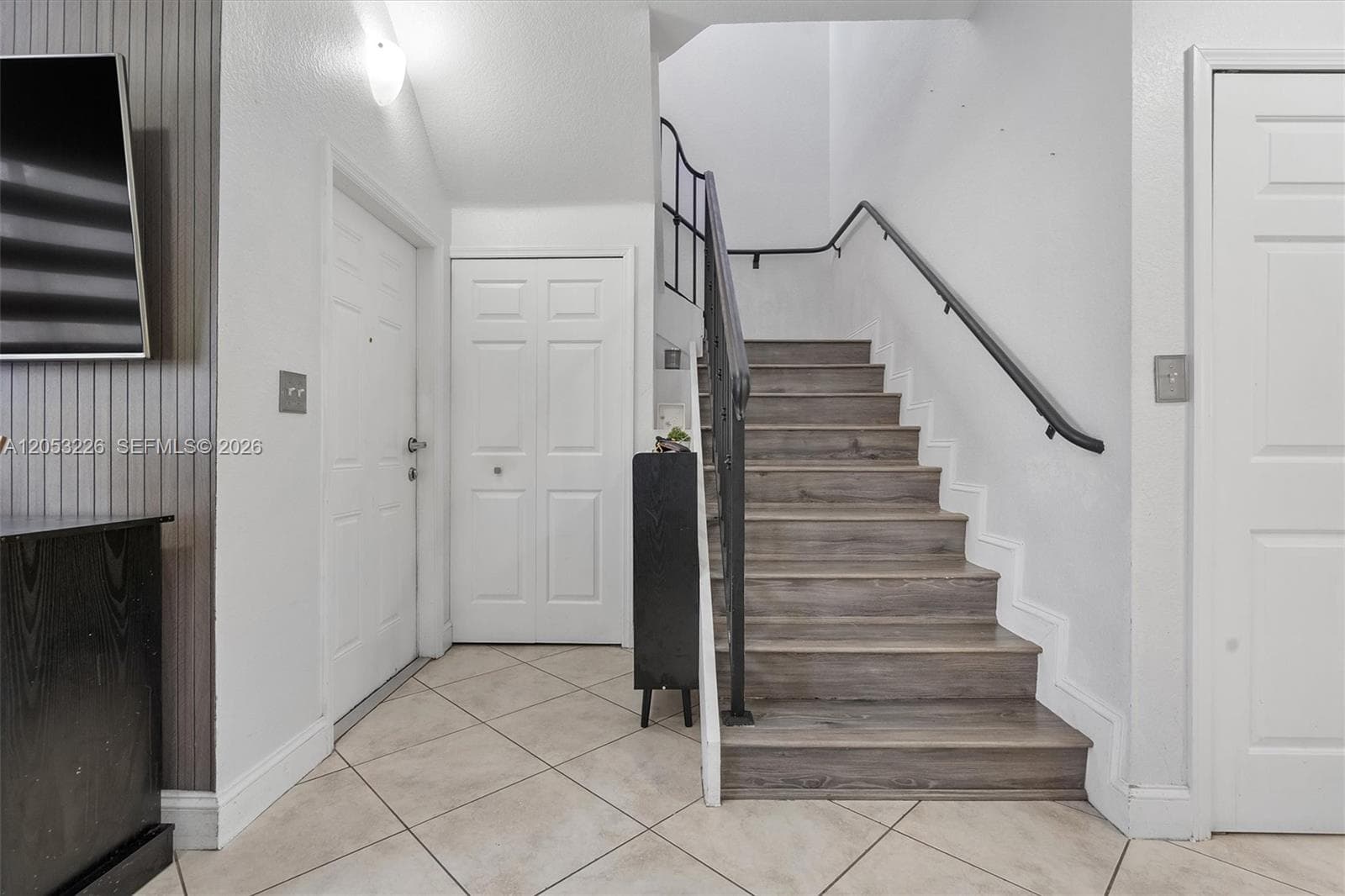 7478 NW 180th Ter, Hialeah FL 33015 photo 3