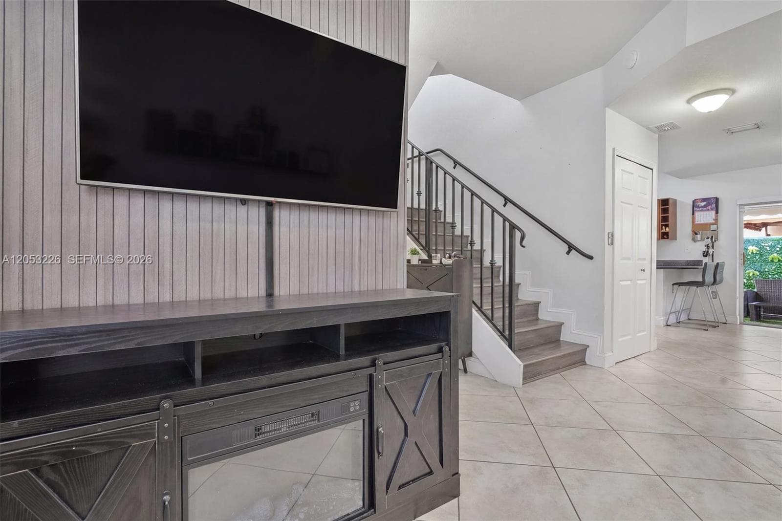 7478 NW 180th Ter, Hialeah FL 33015 photo 4